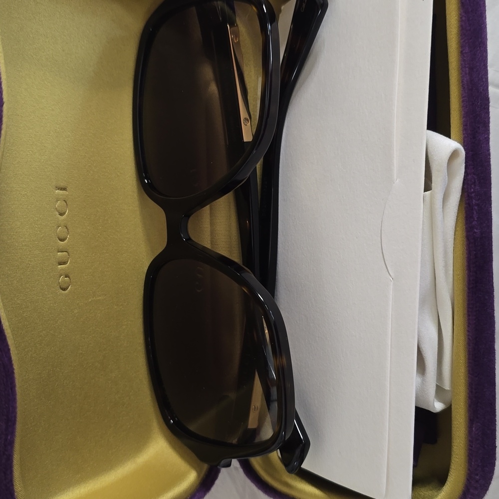 GUCCI SUNNIES